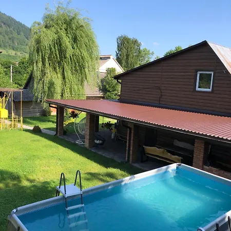 будинок з лазнею